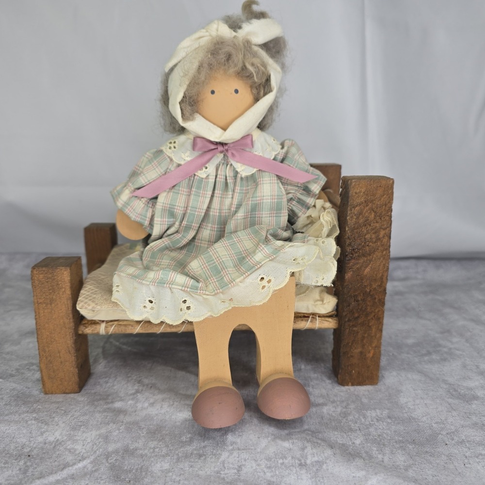 Lizzie High Friends  - Eunice High on Bed W/ Mumps - Wooden Doll With Dog Buster